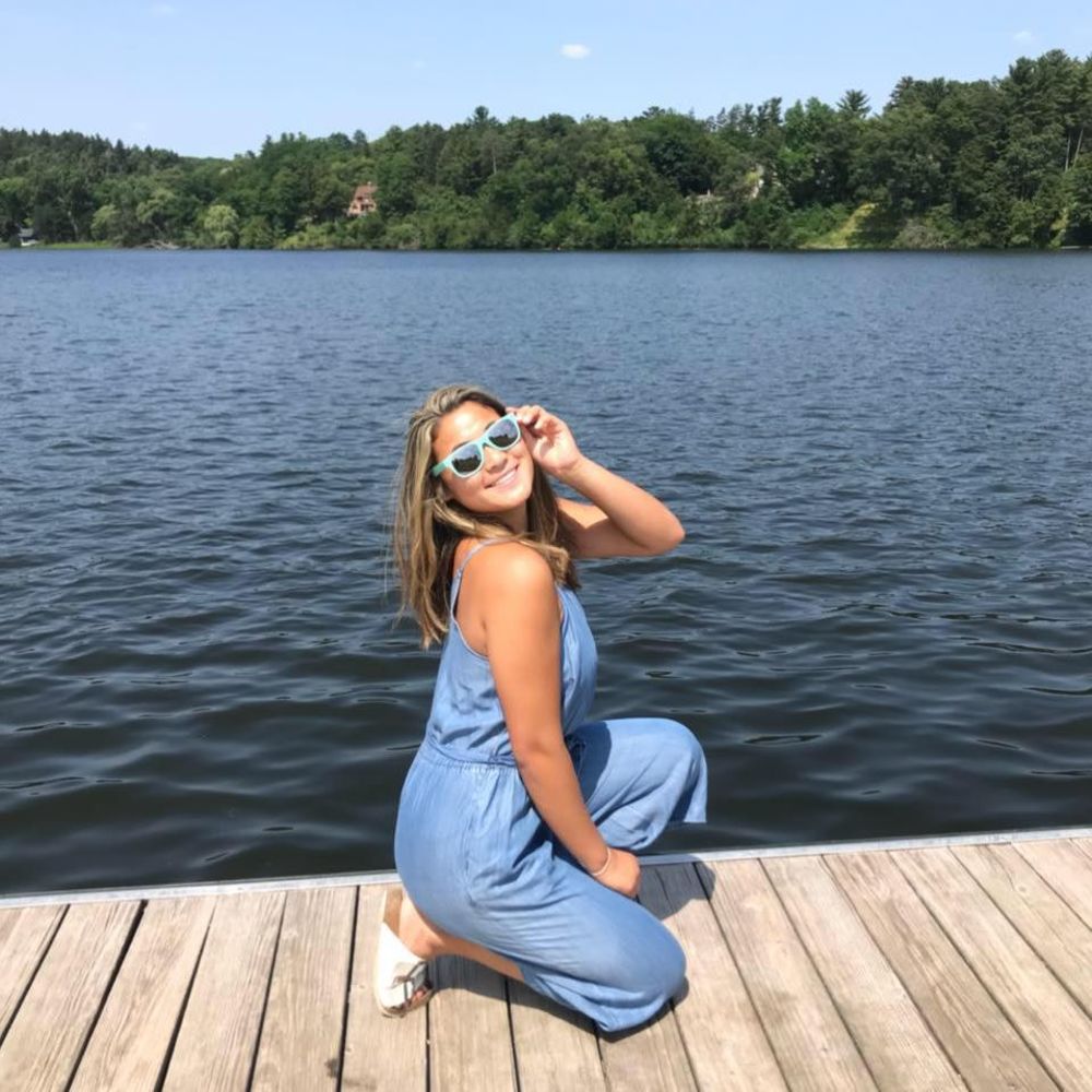 Meet your Posher, Alicia